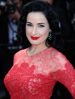 В рекламе новой коллекции Dita Eyewear  снялась Dita Von Teese 