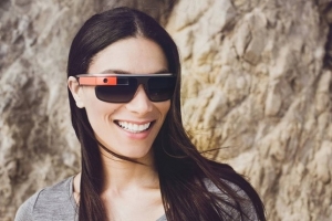 Google Glass: умные и модные