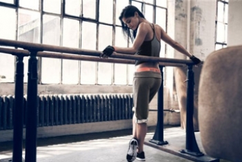 Nike - женская коллекция для фитнеса, весна 2012